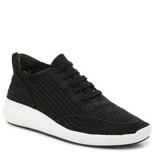 Women’s Via Spiga Macra Sneakers, Black US 8